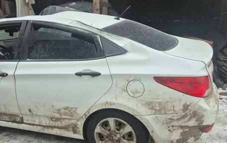 Hyundai Solaris II рестайлинг, 2011 год, 185 000 рублей, 3 фотография