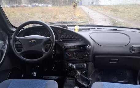 Chevrolet Niva I рестайлинг, 2004 год, 130 000 рублей, 2 фотография