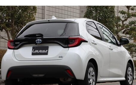 Toyota Yaris, 2023 год, 760 000 рублей, 6 фотография