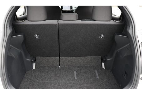 Toyota Yaris, 2023 год, 760 000 рублей, 9 фотография