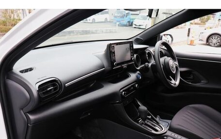 Toyota Yaris, 2023 год, 760 000 рублей, 12 фотография