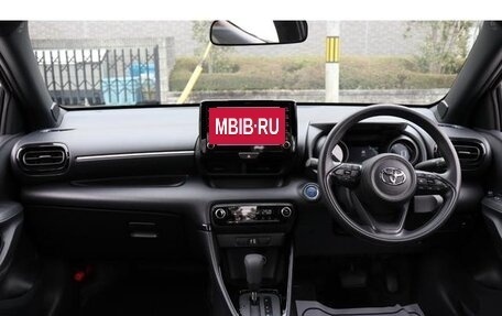 Toyota Yaris, 2023 год, 760 000 рублей, 11 фотография