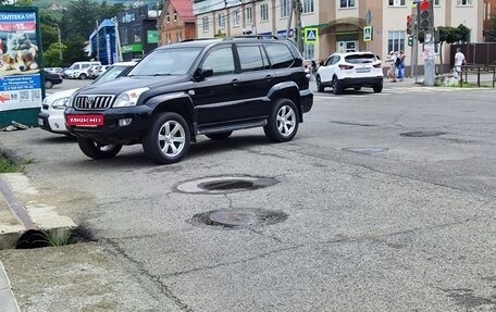 Toyota Land Cruiser Prado 120 рестайлинг, 2004 год, 2 250 000 рублей, 2 фотография