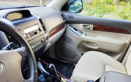 Toyota Land Cruiser Prado 120 рестайлинг, 2004 год, 2 250 000 рублей, 6 фотография