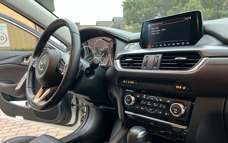 Mazda 6, 2018 год, 2 050 000 рублей, 12 фотография