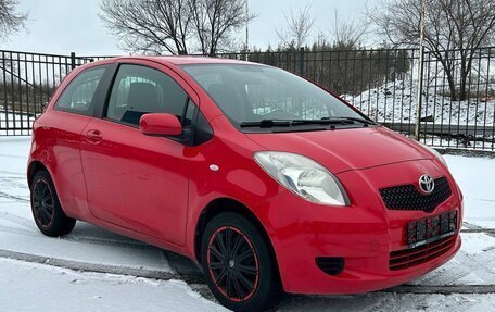 Toyota Yaris III рестайлинг, 2007 год, 400 000 рублей, 3 фотография