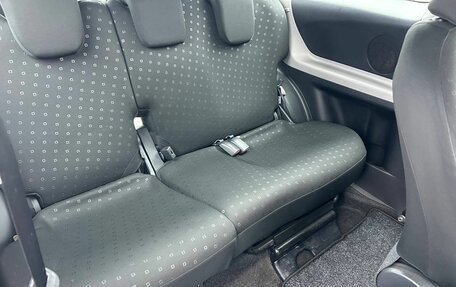 Toyota Yaris III рестайлинг, 2007 год, 400 000 рублей, 12 фотография