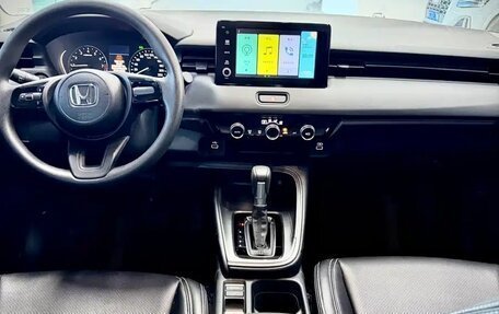 Honda Vezel, 2023 год, 1 750 000 рублей, 9 фотография