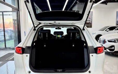 Honda Vezel, 2023 год, 1 750 000 рублей, 19 фотография