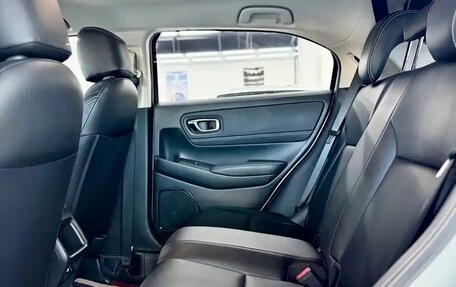 Honda Vezel, 2023 год, 1 750 000 рублей, 15 фотография