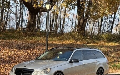 Mercedes-Benz E-Класс, 2011 год, 1 945 000 рублей, 1 фотография