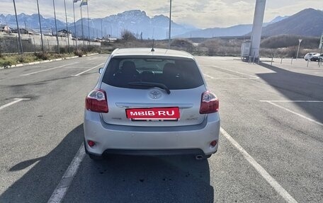 Toyota Auris II, 2011 год, 850 000 рублей, 4 фотография