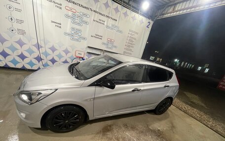 Hyundai Solaris II рестайлинг, 2015 год, 950 000 рублей, 3 фотография