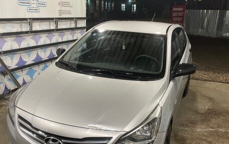Hyundai Solaris II рестайлинг, 2015 год, 950 000 рублей, 4 фотография