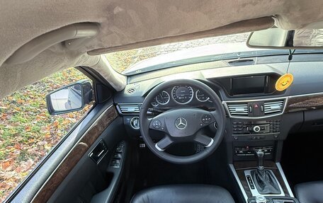 Mercedes-Benz E-Класс, 2011 год, 1 945 000 рублей, 13 фотография