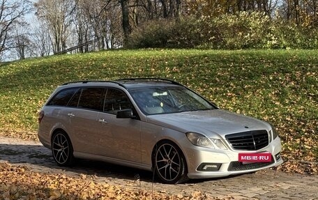 Mercedes-Benz E-Класс, 2011 год, 1 945 000 рублей, 4 фотография