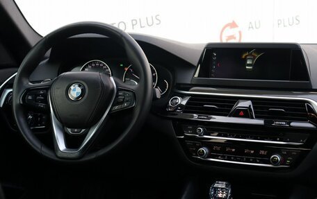 BMW 5 серия, 2018 год, 2 999 000 рублей, 10 фотография