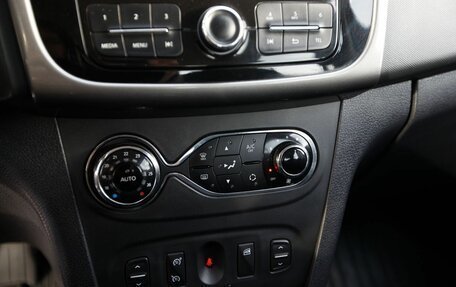 Renault Sandero II рестайлинг, 2016 год, 920 000 рублей, 12 фотография