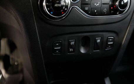 Renault Sandero II рестайлинг, 2016 год, 920 000 рублей, 13 фотография