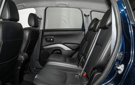 Mitsubishi Outlander III рестайлинг 3, 2011 год, 1 500 000 рублей, 7 фотография