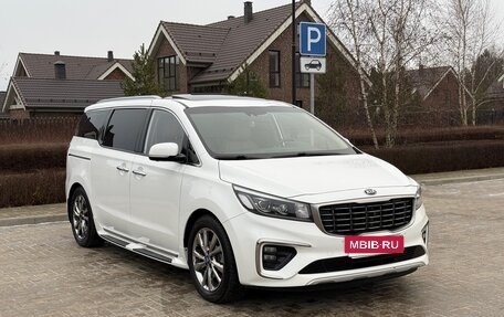 KIA Carnival III, 2018 год, 2 599 000 рублей, 10 фотография