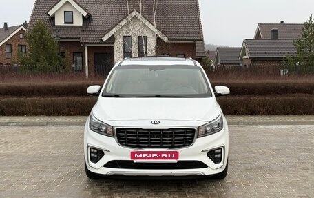 KIA Carnival III, 2018 год, 2 599 000 рублей, 11 фотография