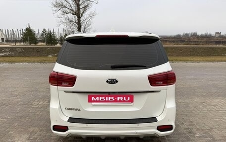 KIA Carnival III, 2018 год, 2 599 000 рублей, 19 фотография