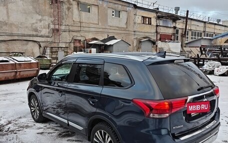 Mitsubishi Outlander III рестайлинг 3, 2019 год, 2 180 000 рублей, 4 фотография
