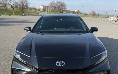 Toyota Camry, 2024 год, 3 850 000 рублей, 2 фотография