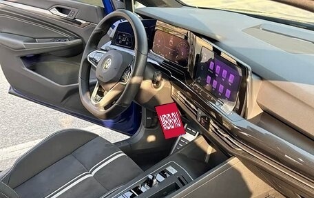 Volkswagen Golf VIII, 2021 год, 2 600 000 рублей, 7 фотография