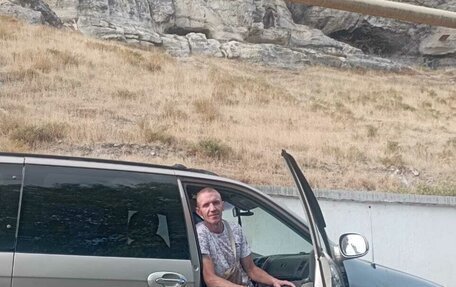 KIA Carnival III, 2004 год, 450 000 рублей, 2 фотография