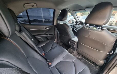 Toyota Camry, 2018 год, 2 800 000 рублей, 10 фотография