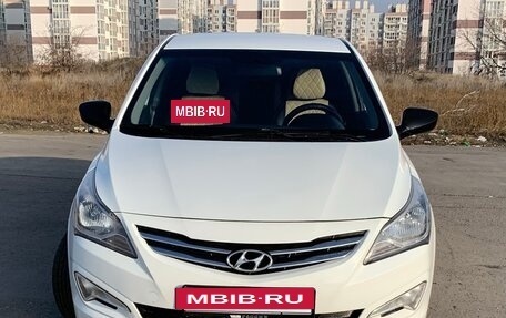 Hyundai Solaris II рестайлинг, 2014 год, 745 000 рублей, 2 фотография