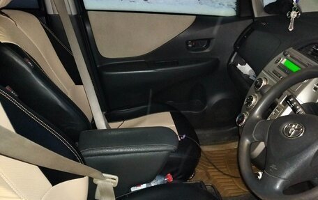 Toyota Ractis I, 2009 год, 700 000 рублей, 3 фотография