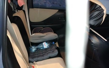 Toyota Ractis I, 2009 год, 700 000 рублей, 4 фотография