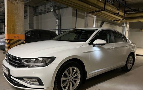 Volkswagen Passat B8 рестайлинг, 2021 год, 3 500 000 рублей, 4 фотография