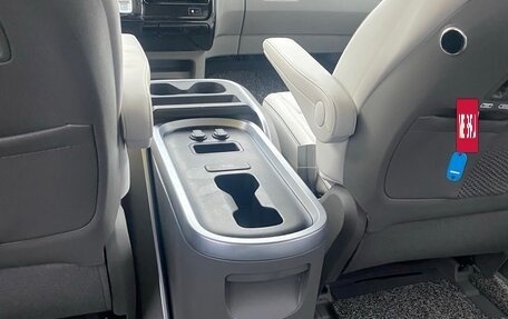 Hyundai Staria, 2022 год, 8 450 000 рублей, 6 фотография