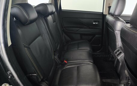 Mitsubishi Outlander III рестайлинг 3, 2020 год, 2 390 000 рублей, 12 фотография