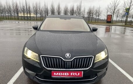 Skoda Superb III рестайлинг, 2018 год, 1 950 000 рублей, 1 фотография