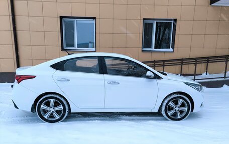 Hyundai Solaris II рестайлинг, 2018 год, 1 559 000 рублей, 8 фотография