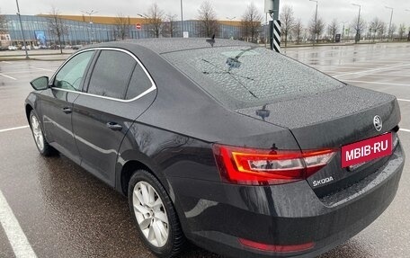 Skoda Superb III рестайлинг, 2018 год, 1 950 000 рублей, 4 фотография