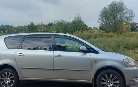 Toyota Avensis Verso I рестайлинг, 2003 год, 690 000 рублей, 4 фотография