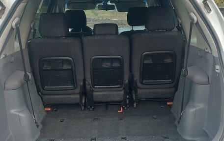 Toyota Avensis Verso I рестайлинг, 2003 год, 690 000 рублей, 7 фотография