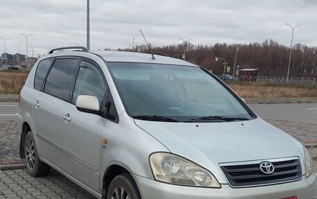 Toyota Avensis Verso I рестайлинг, 2003 год, 690 000 рублей, 2 фотография