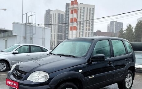 Chevrolet Niva I рестайлинг, 2017 год, 630 000 рублей, 2 фотография