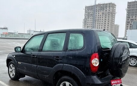 Chevrolet Niva I рестайлинг, 2017 год, 630 000 рублей, 3 фотография