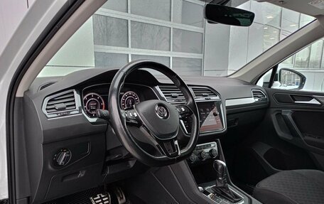 Volkswagen Tiguan II, 2018 год, 2 664 000 рублей, 5 фотография