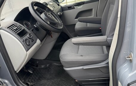 Volkswagen Caravelle T5, 2011 год, 2 228 000 рублей, 24 фотография