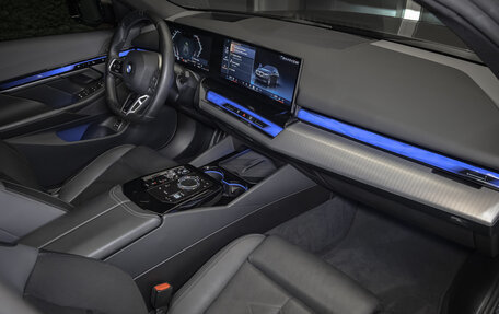 BMW 5 серия, 2023 год, 8 200 000 рублей, 13 фотография