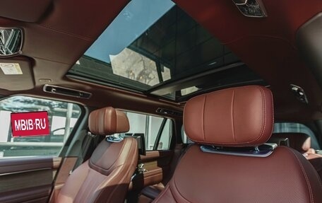 Land Rover Range Rover IV рестайлинг, 2025 год, 28 990 000 рублей, 14 фотография